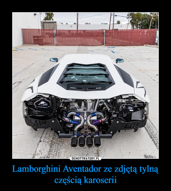 Lamborghini Aventador ze zdjętą tylną częścią karoserii