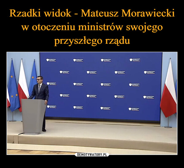 Rzadki widok - Mateusz Morawiecki w otoczeniu ministrów swojego przyszłego rządu